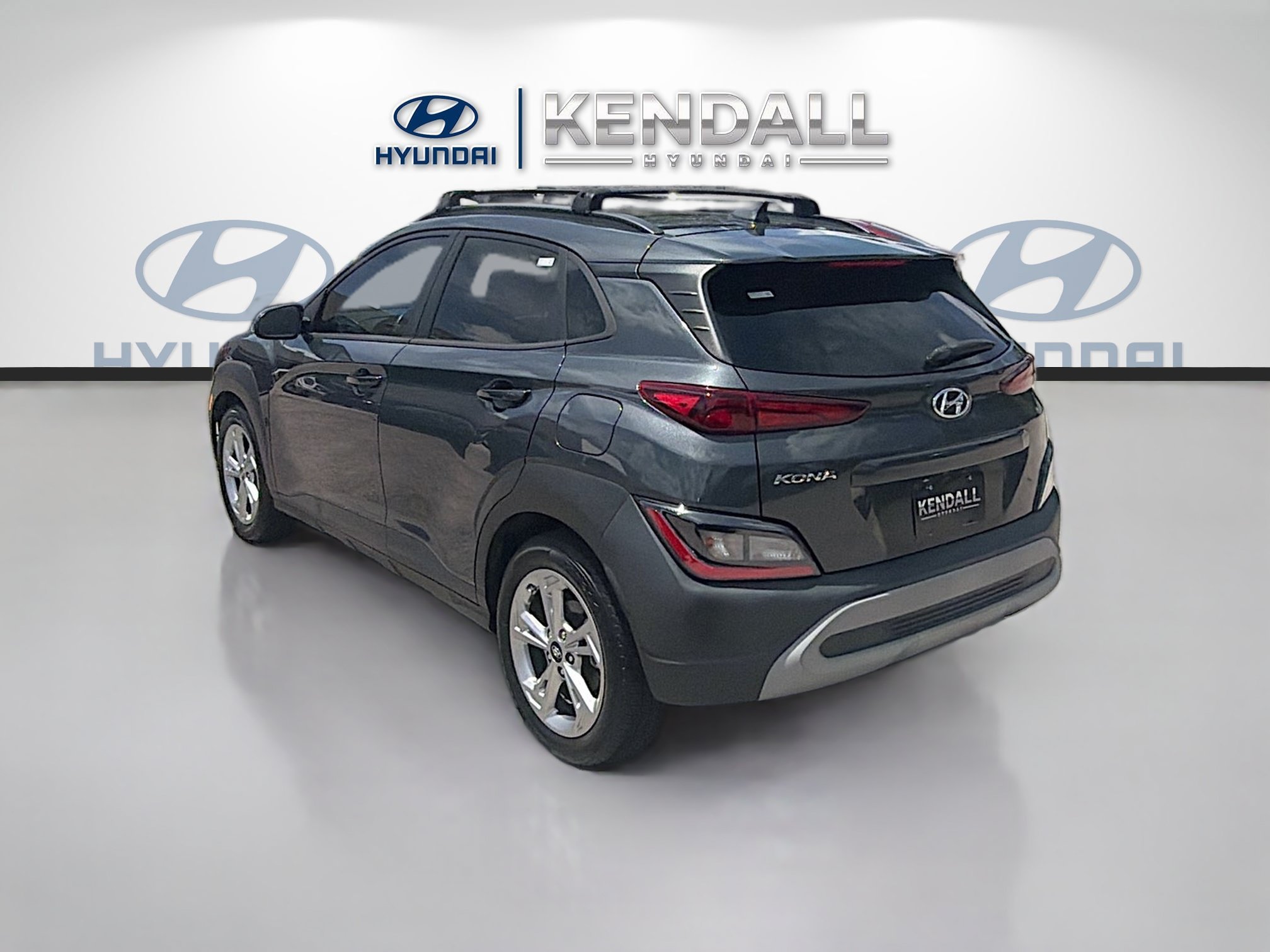 Used 2022 Thunder Gray Hyundai SEL image 4