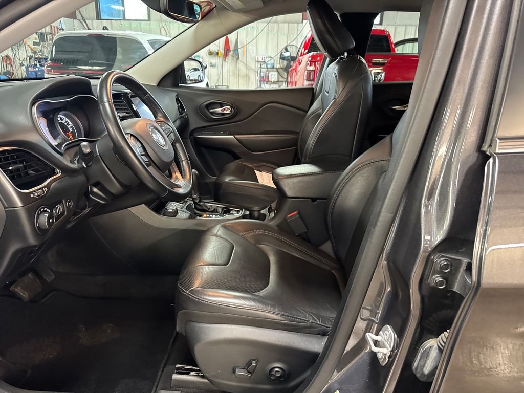 Used 2020 Gray Jeep Limited image 14
