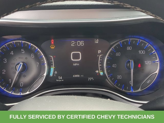 Used 2025 White Chrysler Limited image 26