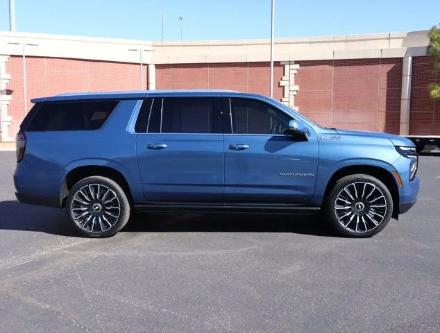 2026 Chevrolet Suburban High Country - Photo 38