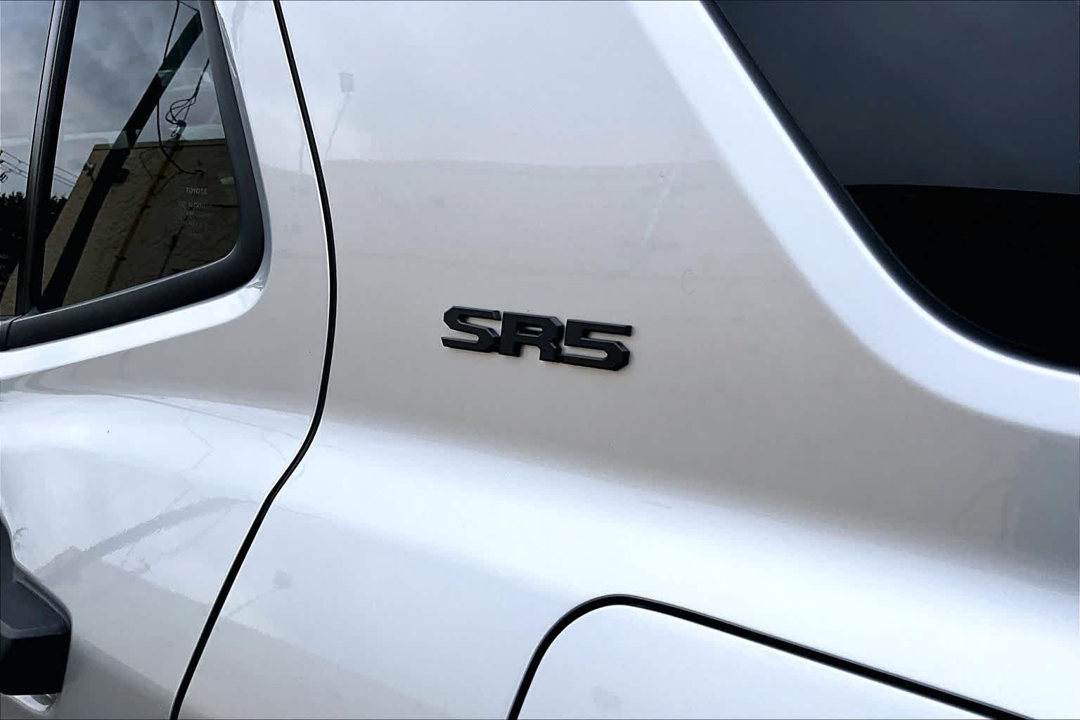 Used 2025 Cutting Edge Toyota SR5 image 10