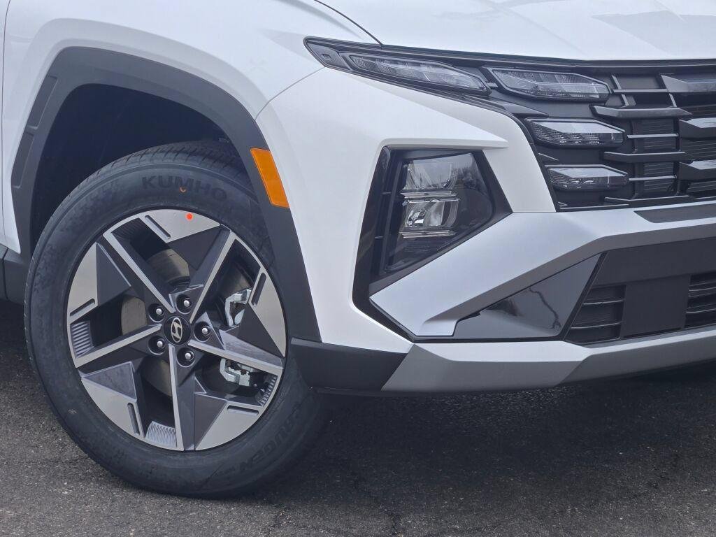 New 2026 White Hyundai SEL AWD image 3