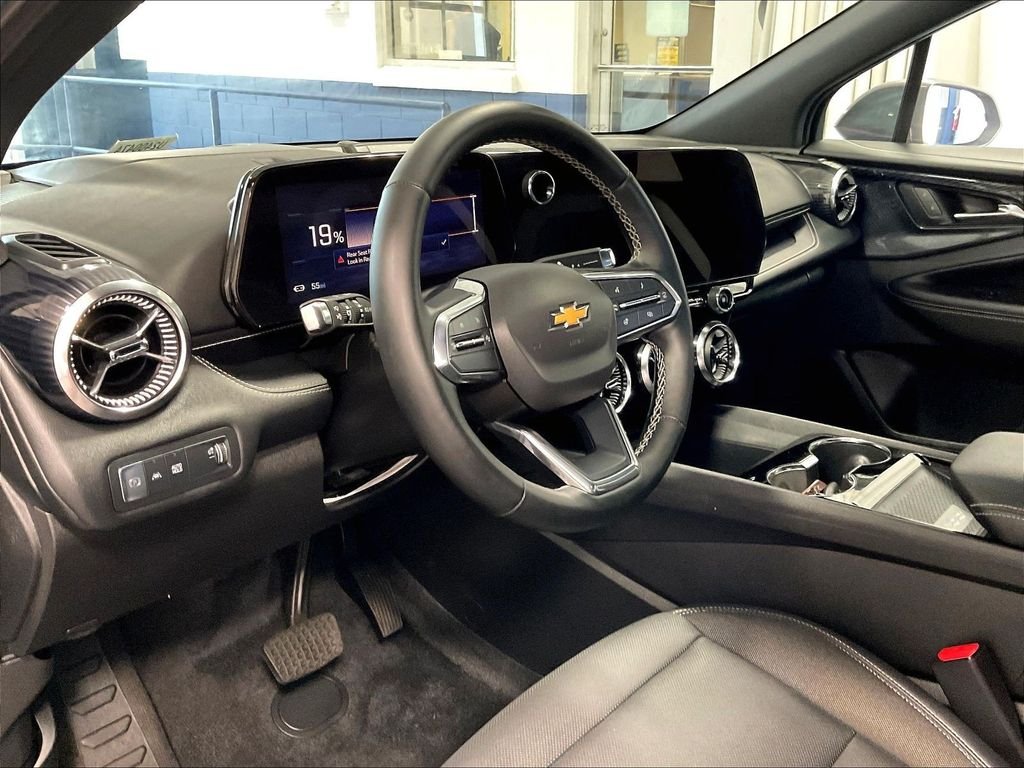 Used 2024 Gray Chevrolet LT image 8