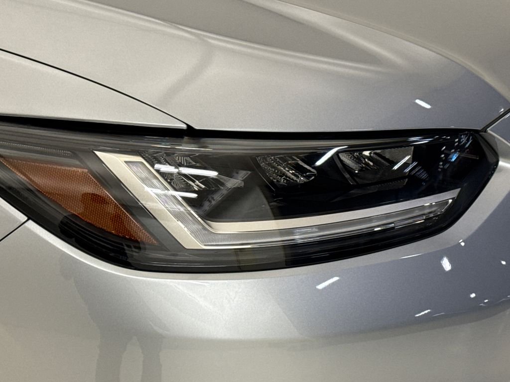 New 2026 Solar Silver Metallic Honda LX image 5