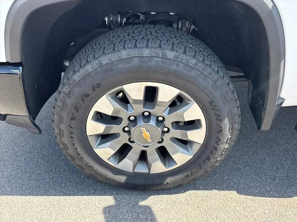 2025 Chevrolet Silverado 2500HD Custom - Photo 28