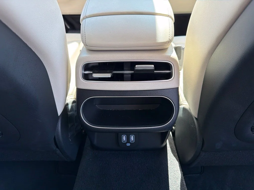 Used 2024 White Genesis 2.5T image 23