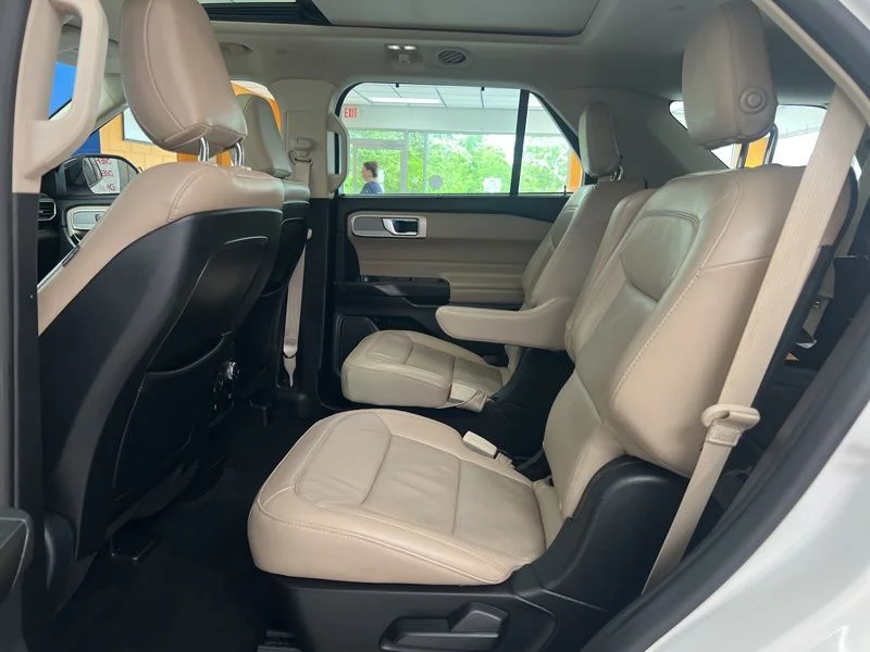 Used 2020 White Ford Limited image 16