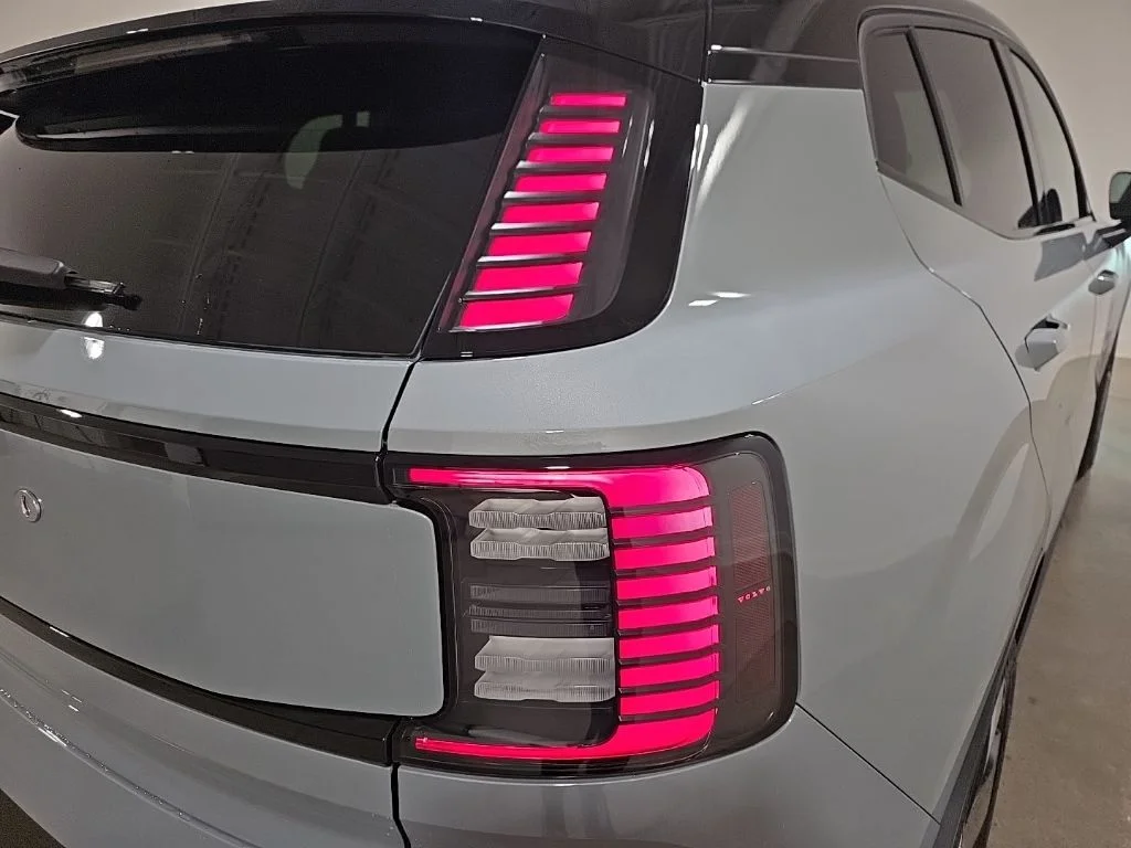 2026 Volvo EX30 Plus - Photo 9