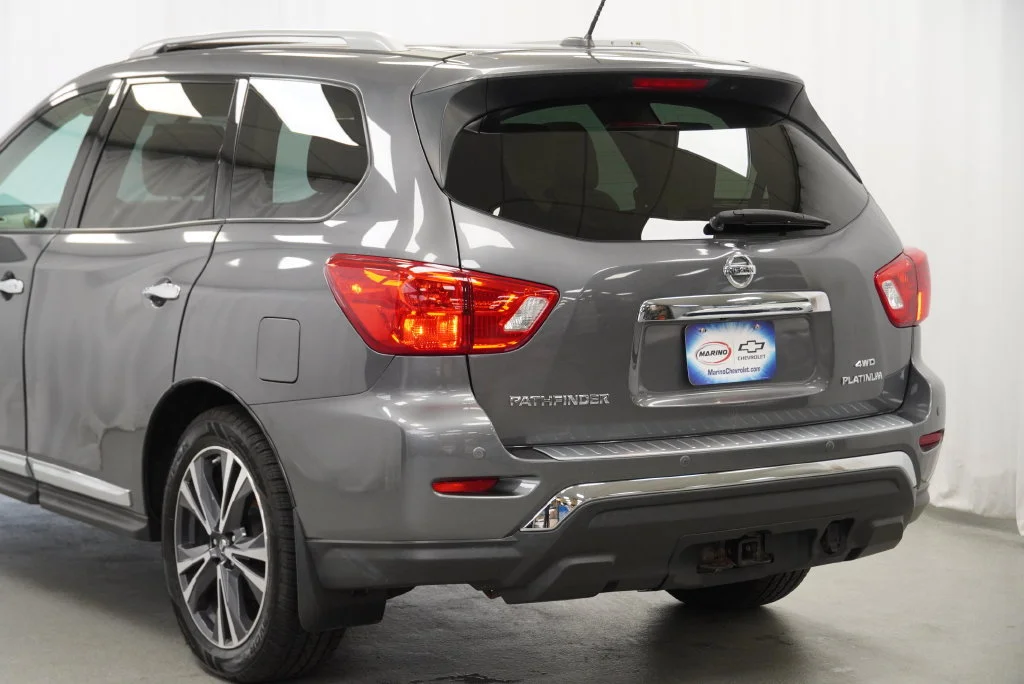 Used 2017 Gun Metallic Nissan Platinum image 17