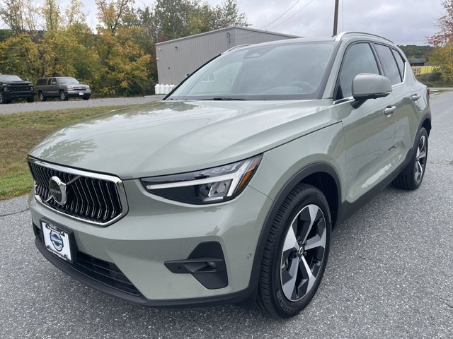 2025 Volvo XC40