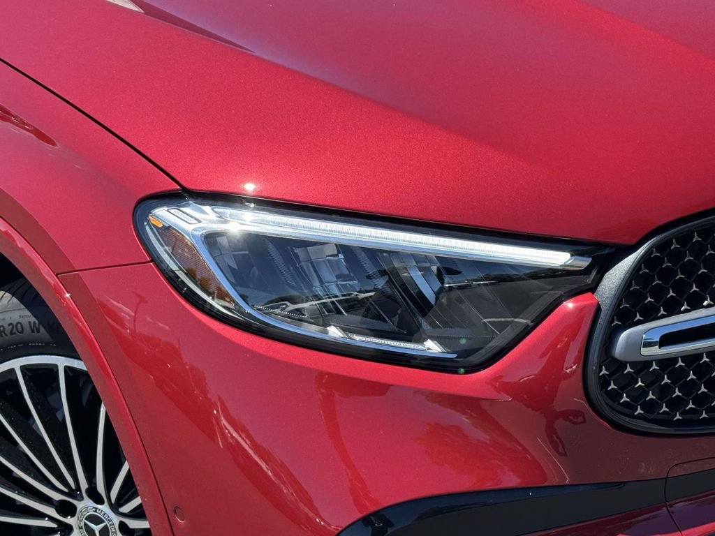 New 2026 MANUFAKTUR Patagonia Red Metallic Mercedes-Benz GLC 300 image 15