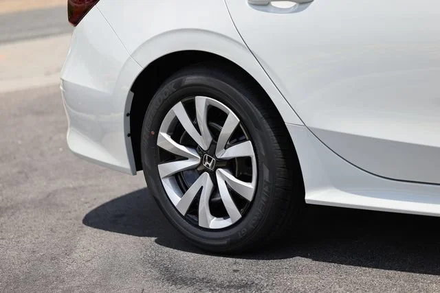 New 2026 Platinum White Pearl Honda LX image 17