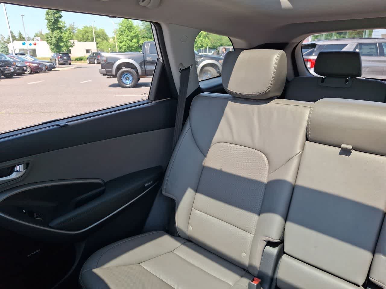 Used 2016 Circuit Silver Hyundai SE image 12