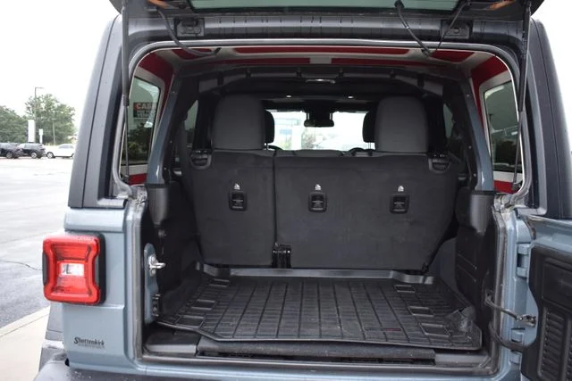 Used 2024 Gray Jeep Rubicon image 15