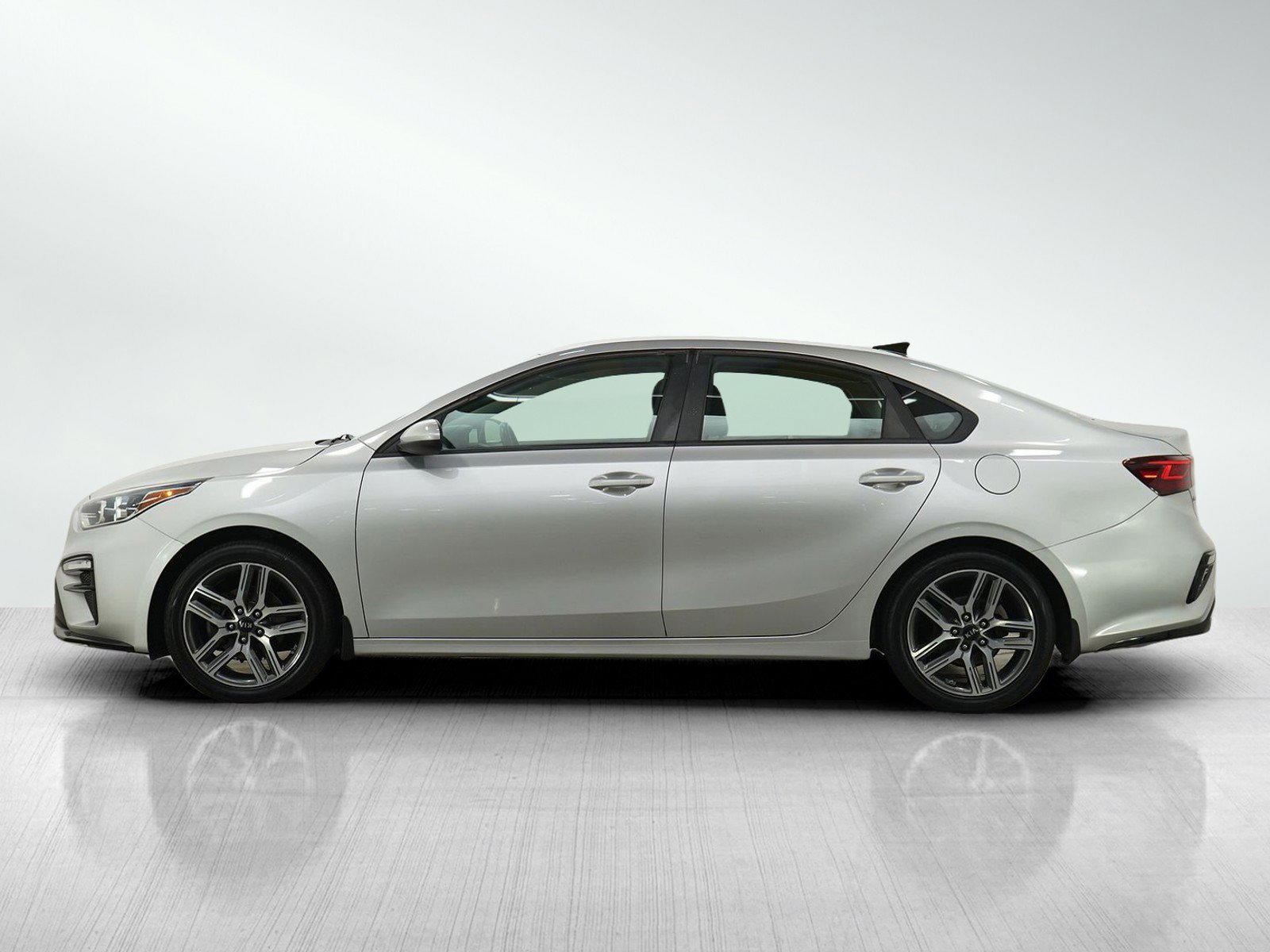 Used 2019 Kia FORTE S with VIN 3KPF34AD6KE015588 for sale in Minneapolis, Minnesota