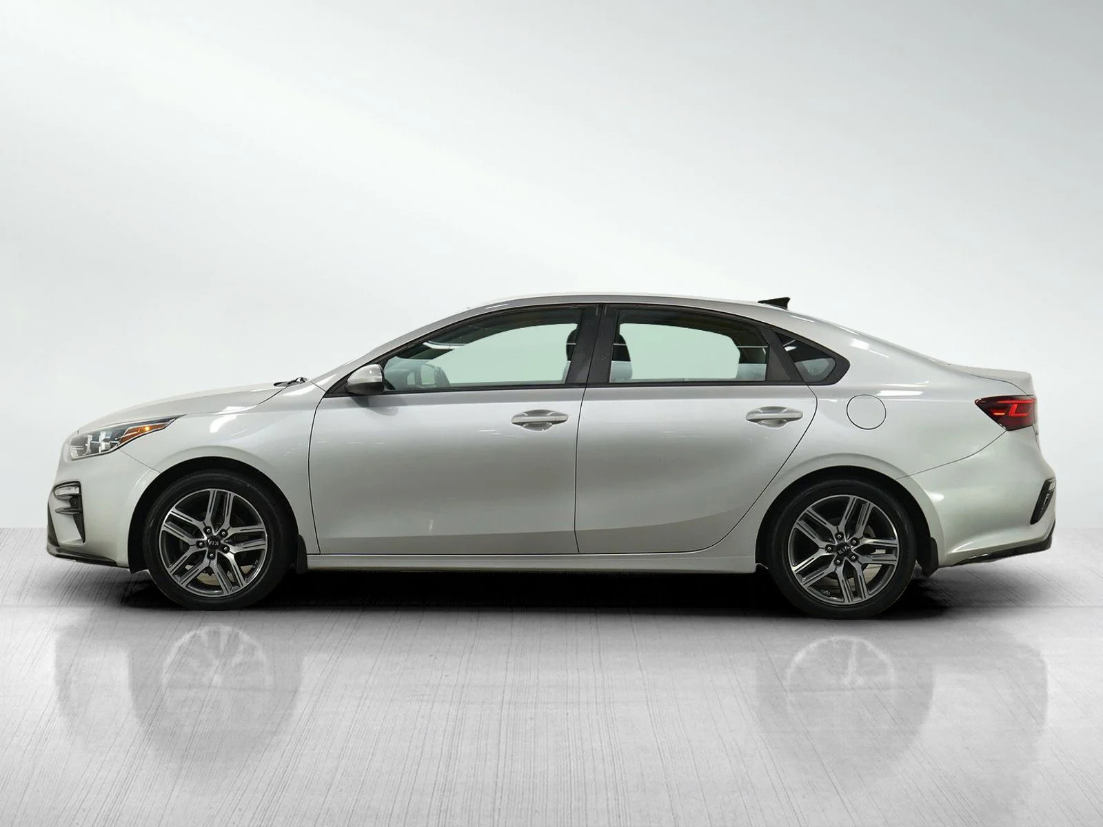 Used 2019 Kia FORTE S with VIN 3KPF34AD6KE015588 for sale in Minneapolis, Minnesota
