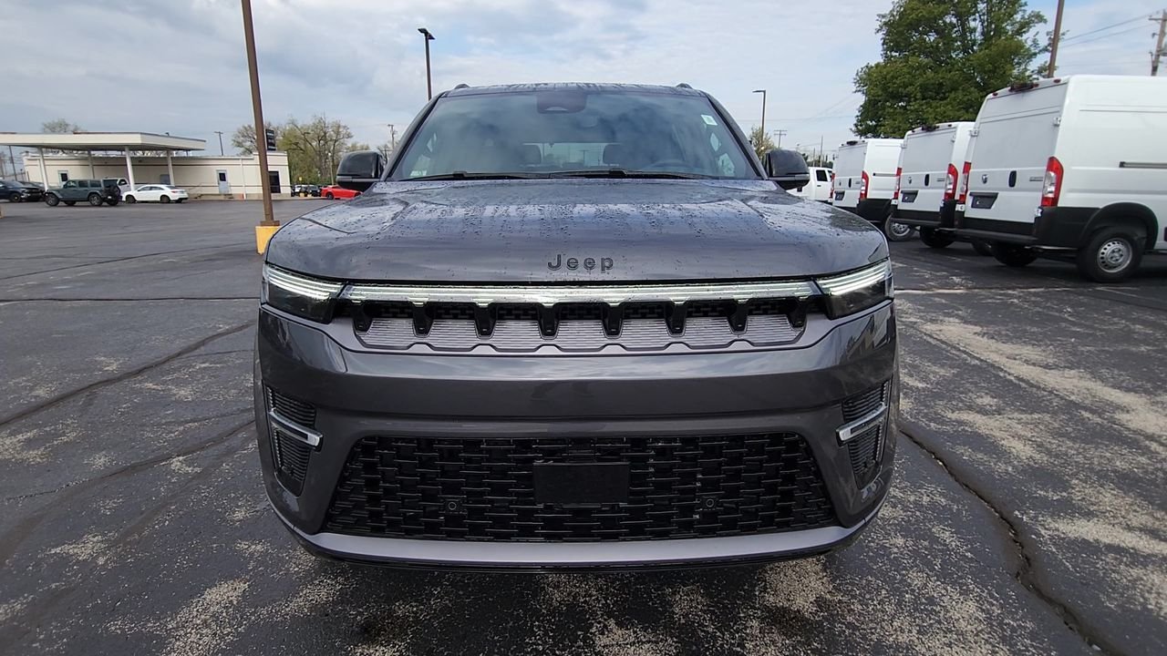 New 2026 Baltic-Gray Metallic Clear-Coat Exterior Paint Jeep Limited Altitude image 3