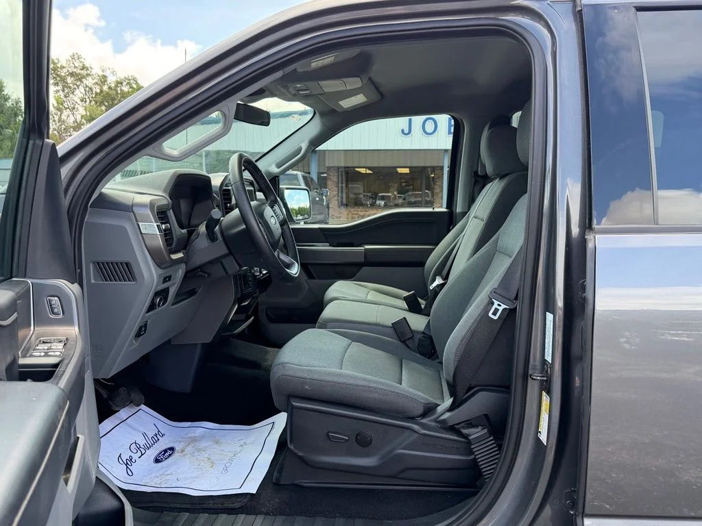 Used 2025 Gray Ford XLT image 4