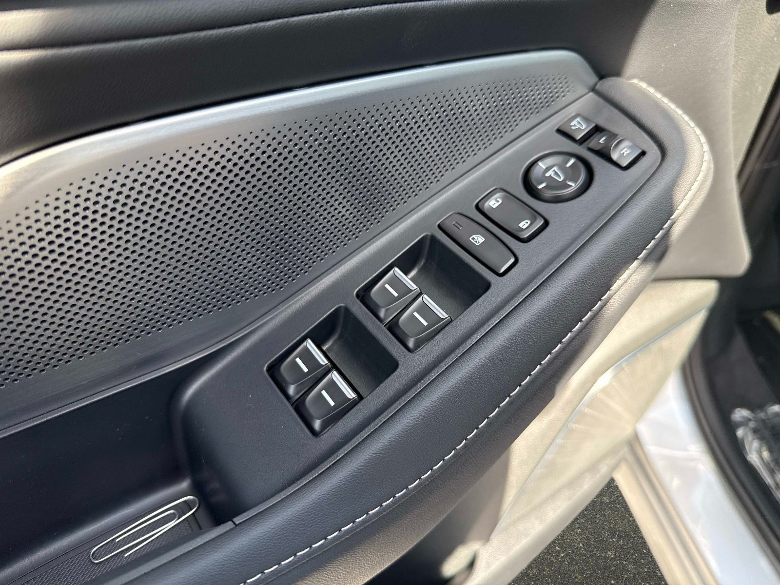 Used 2026 Solar Silver Metallic Acura w/Technology Package image 19