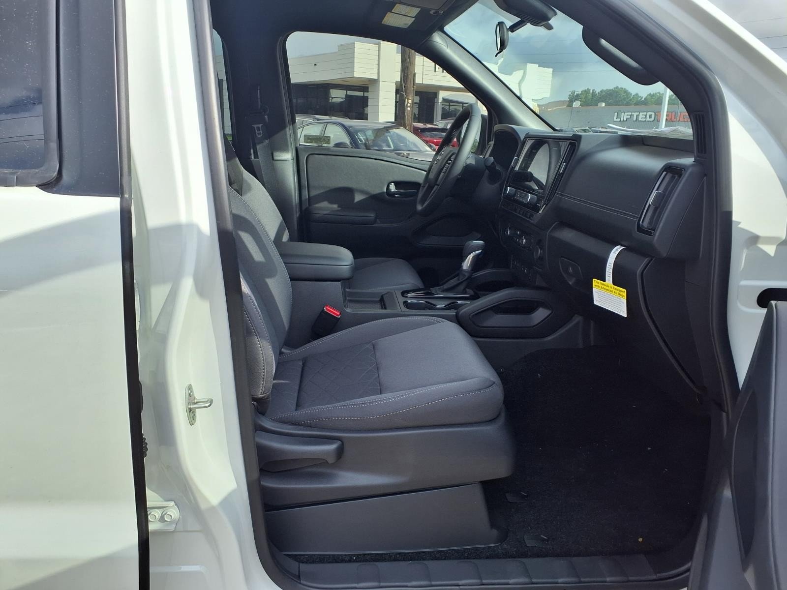 2026 Nissan Frontier Crew Cab SV - 8