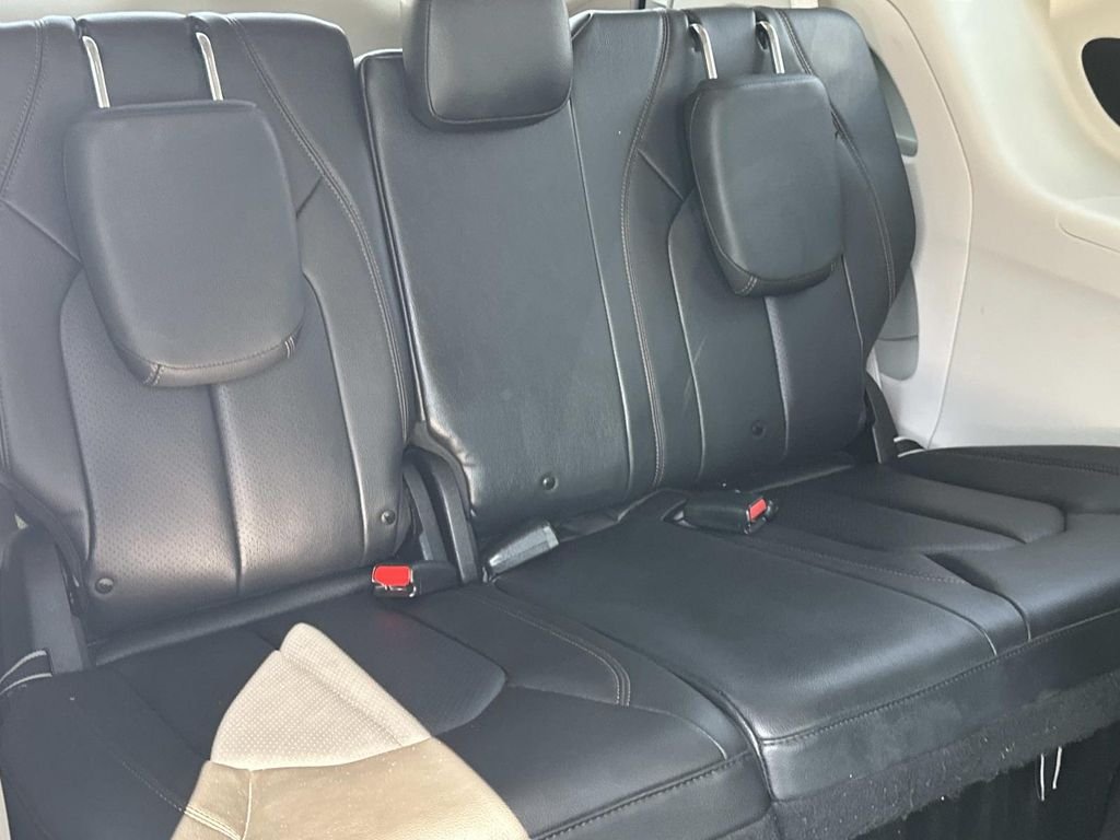 Used 2019 Blue Pearl Chrysler Touring L image 13