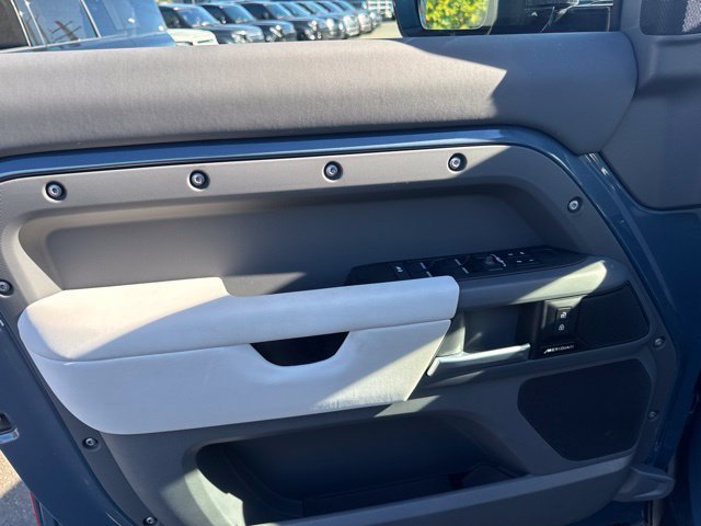 Certified Used 2025 Blue Land Rover S image 18