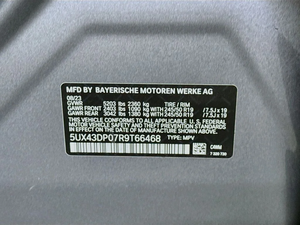 Used 2024 Gray BMW sDrive30i image 15