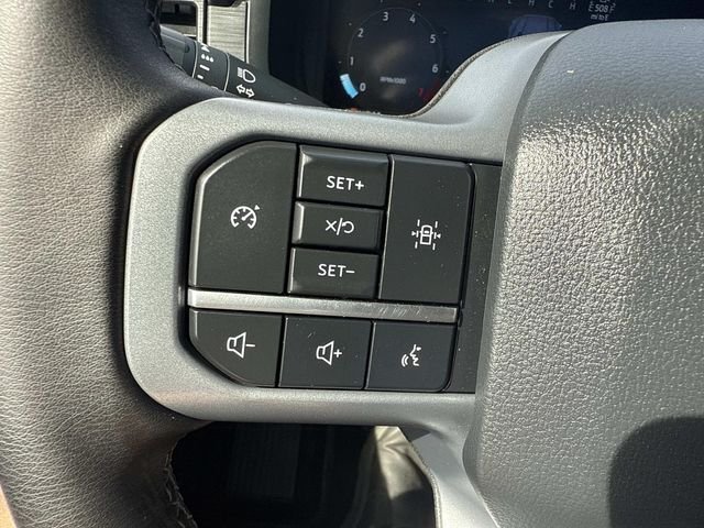 Used 2025 Atlas Blue Metallic Ford XLT image 39