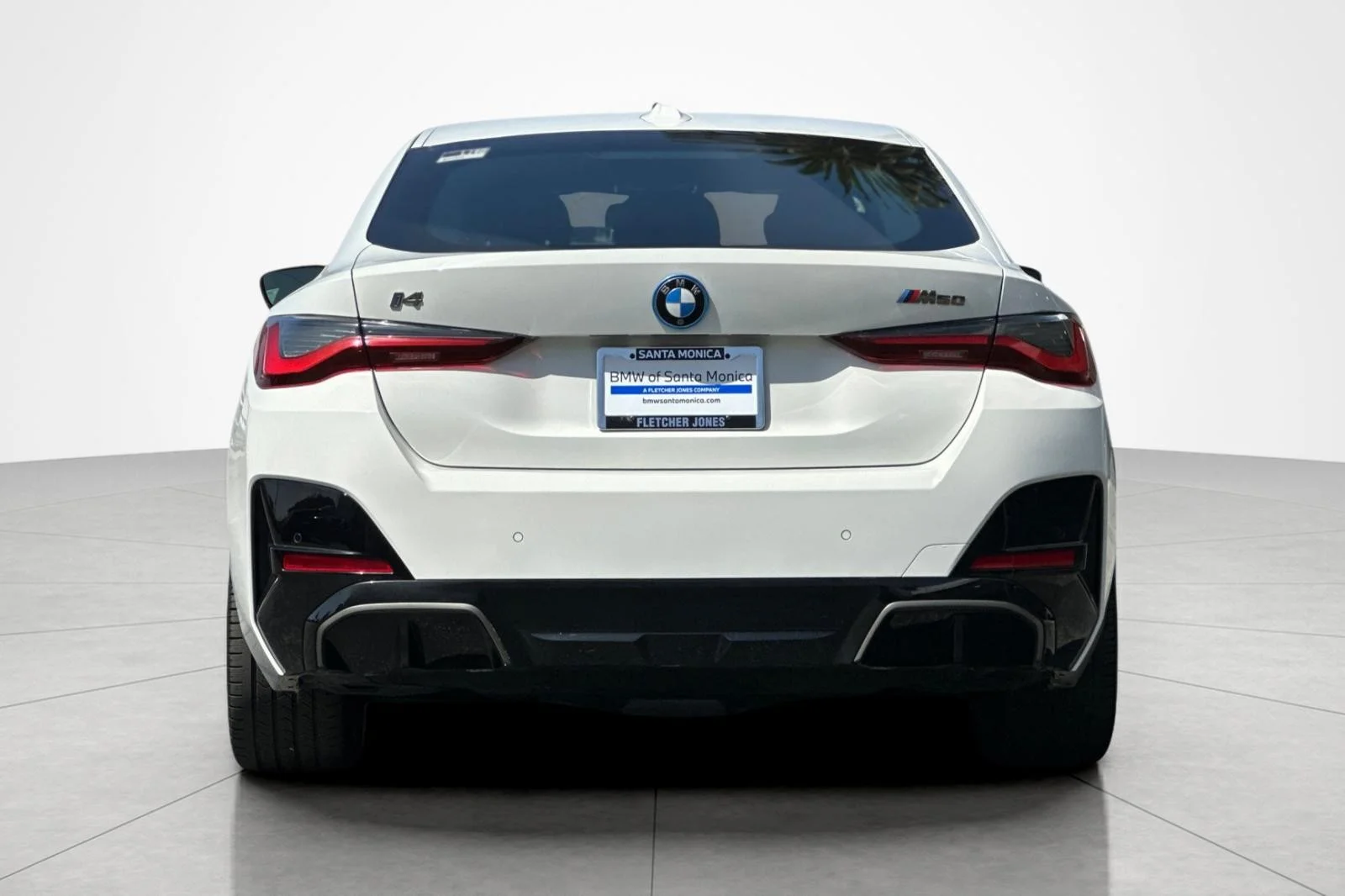 Used 2022 Alpine White BMW M50 image 4