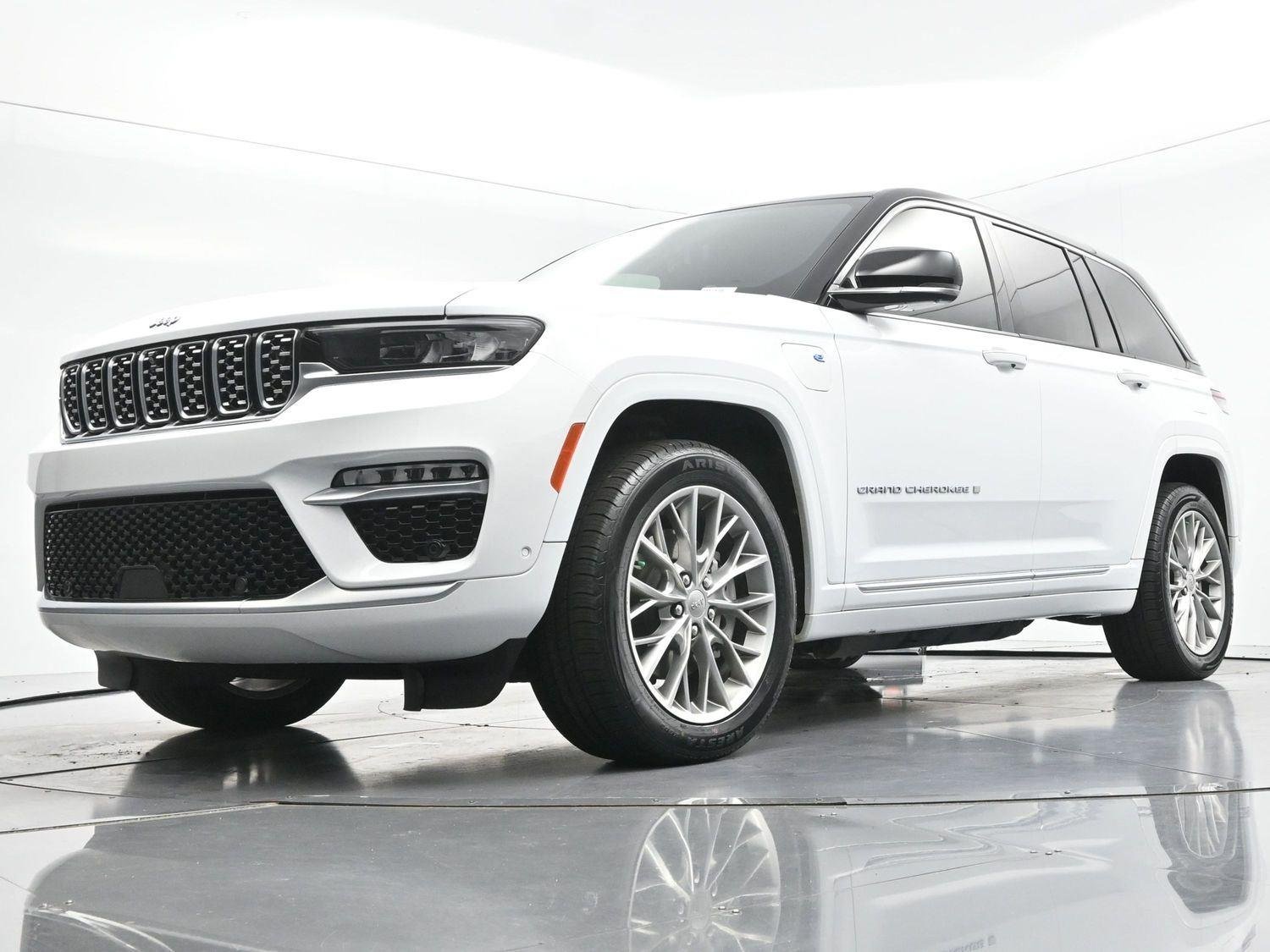 Used 2022 Bright White Clearcoat Jeep Summit image 50