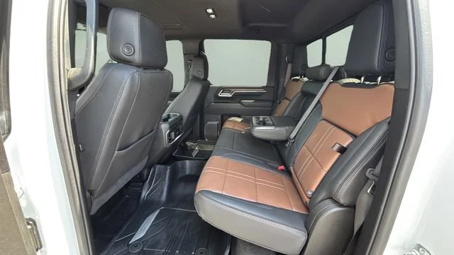 Used 2025 Iridescent Pearl Tricoat Chevrolet High Country image 20