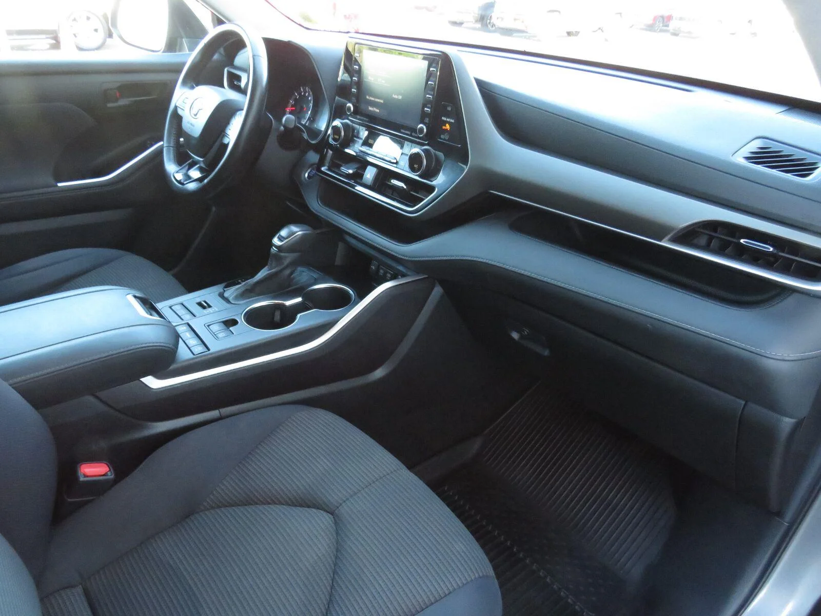 Used 2021 Magnetic Gray Met Toyota L image 27