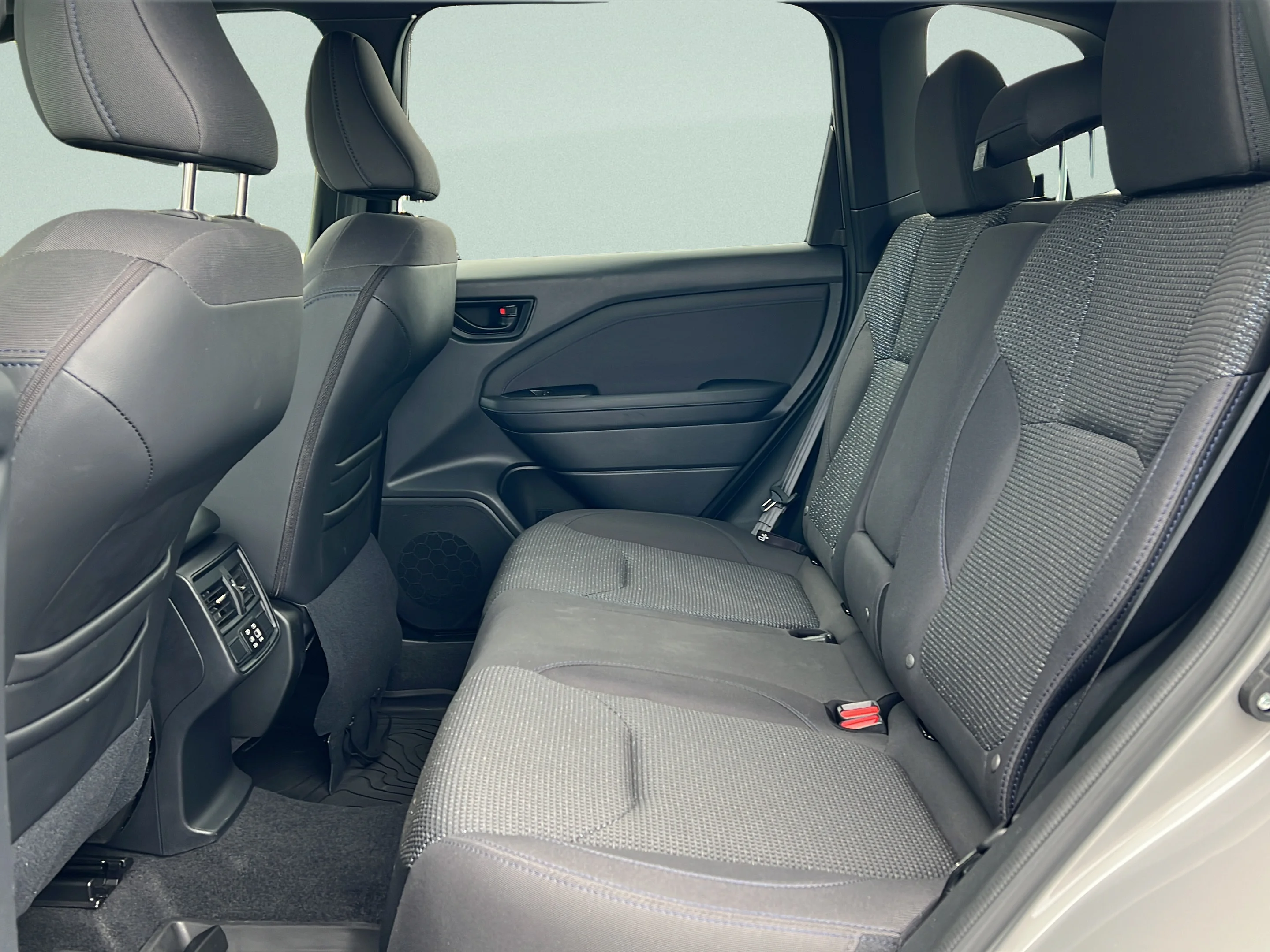Used 2025 River Rock Pearl Subaru Premium image 13