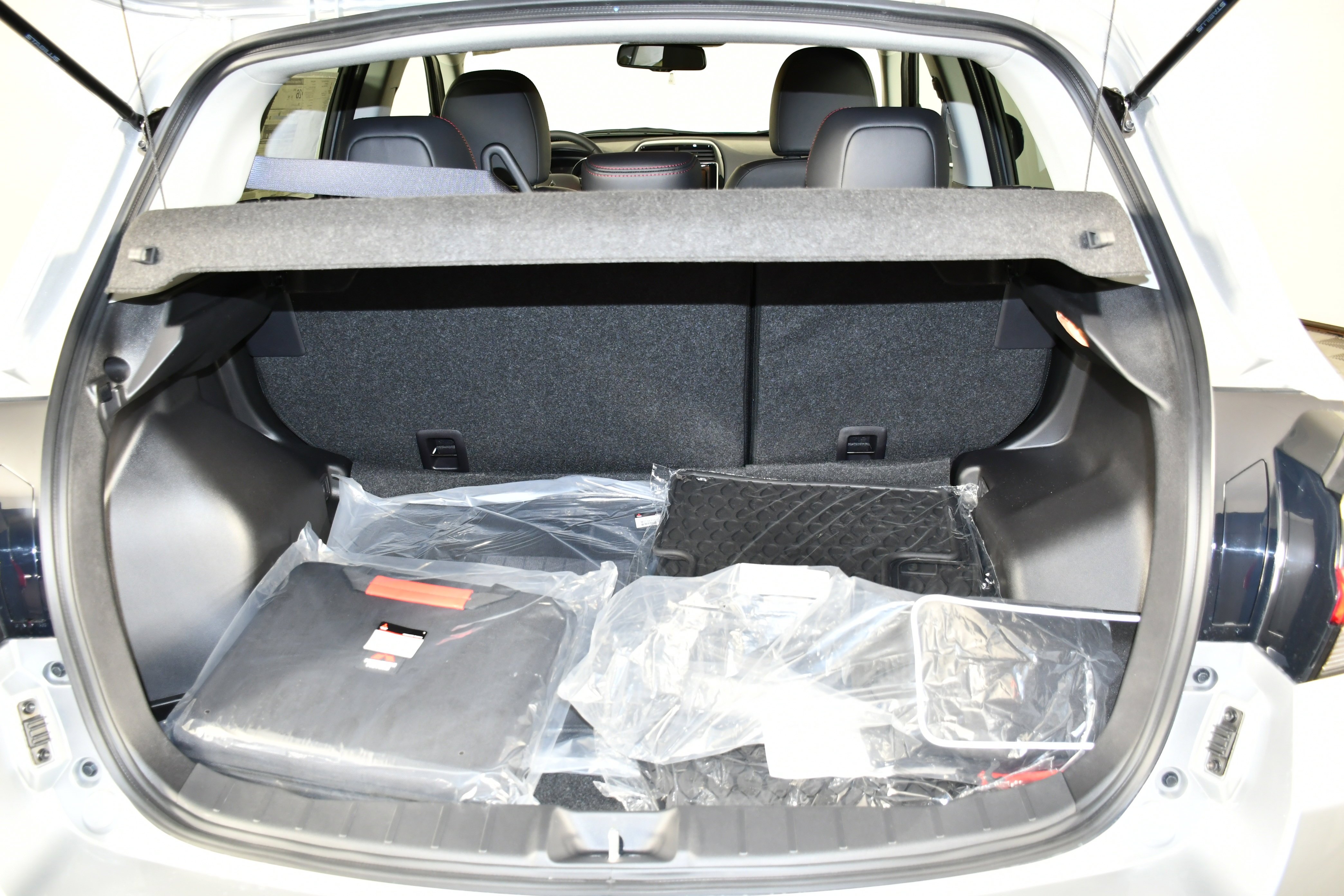New 2026 Alloy Silver Metallic Mitsubishi SE image 16