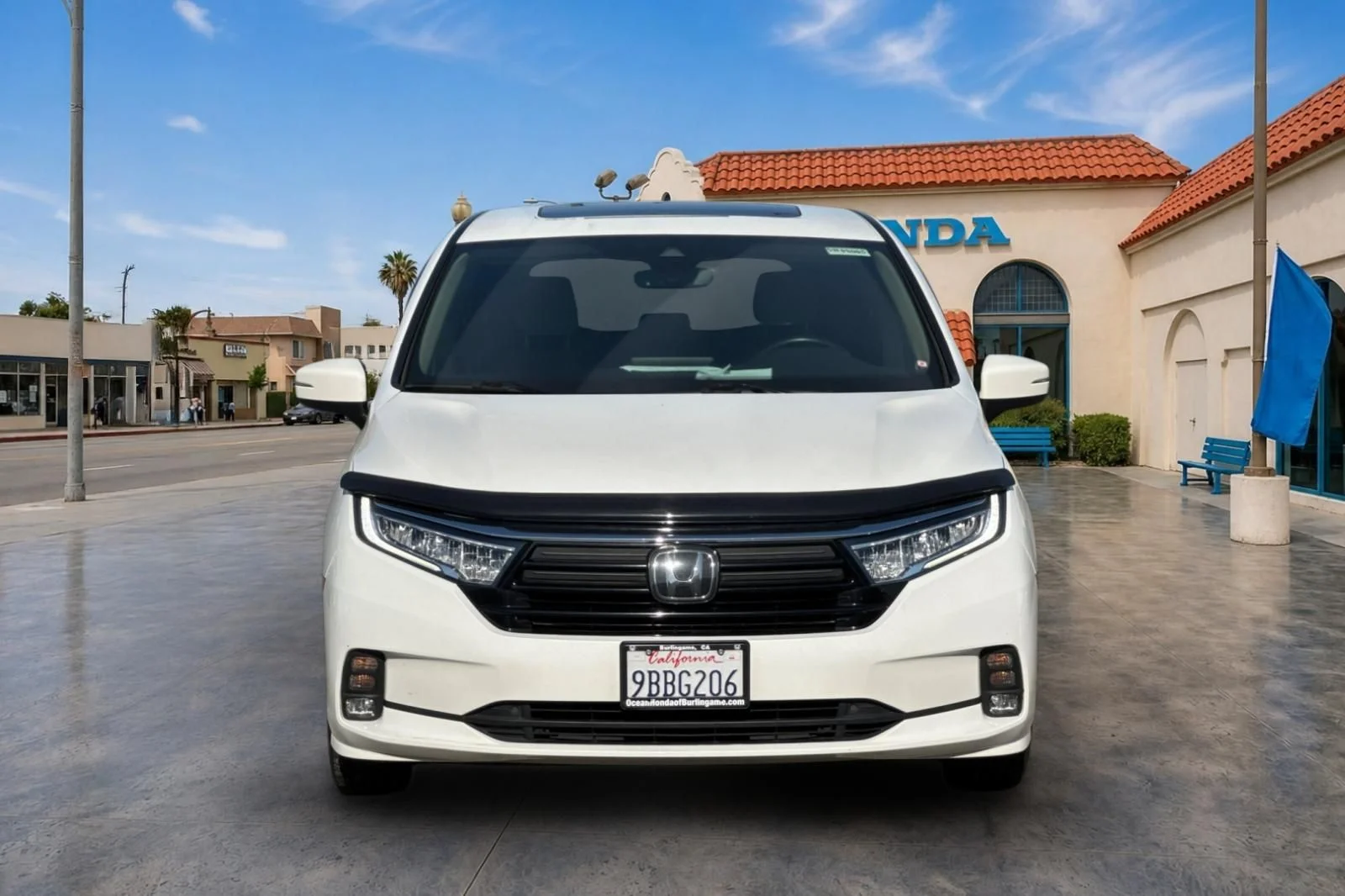 Certified Used 2022 Platinum White Pearl Honda EX-L image 9