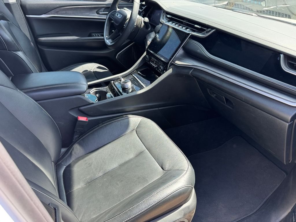Used 2022 White Jeep 4xe image 15