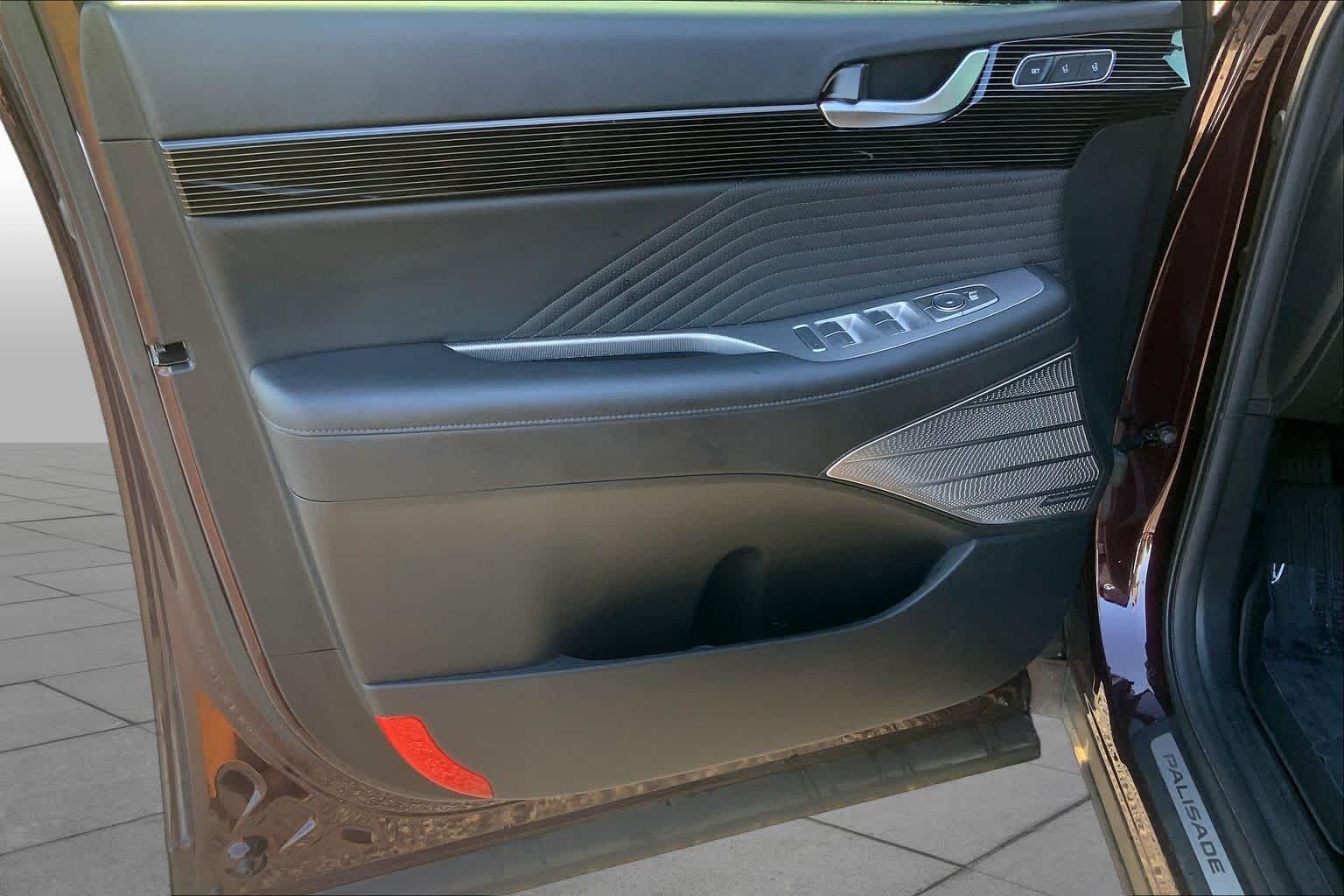 Used 2025 Sierra Burgundy Hyundai Calligraphy image 21
