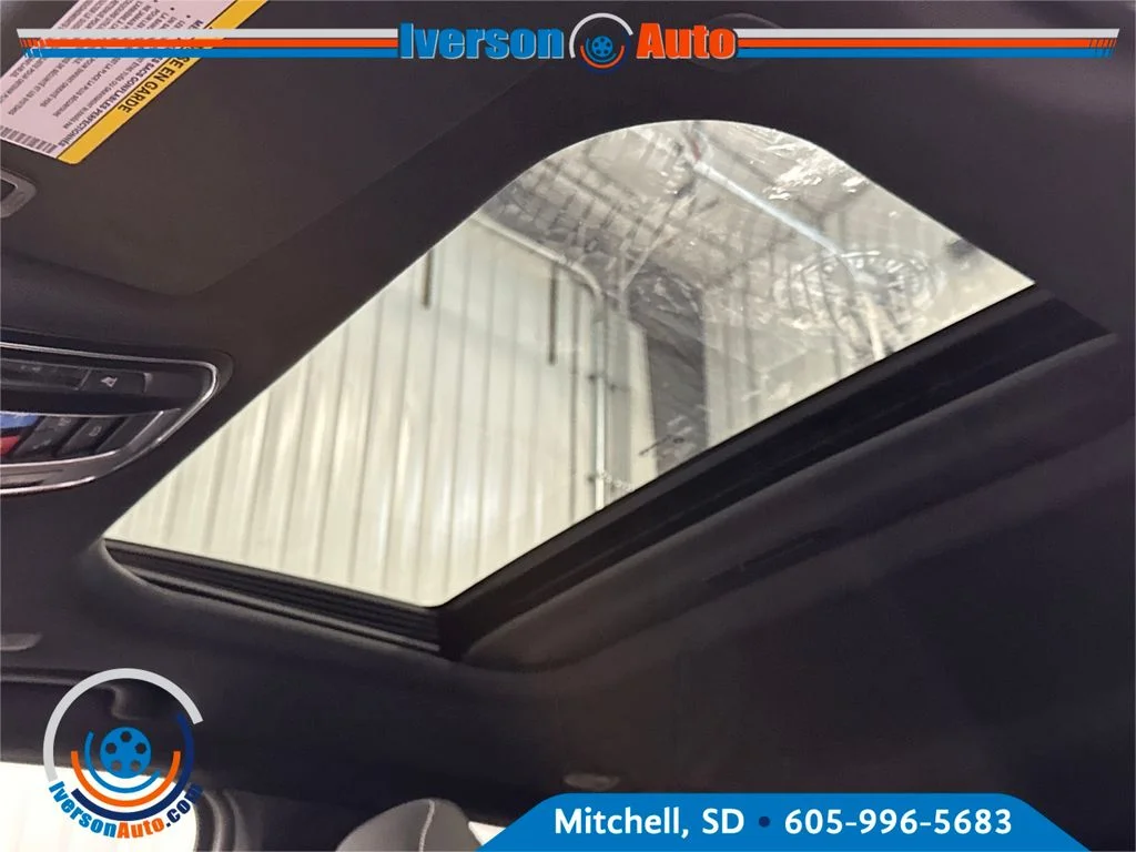New 2026 Velvet Red Pearl-Coat Exterior Paint Jeep Laredo X image 23