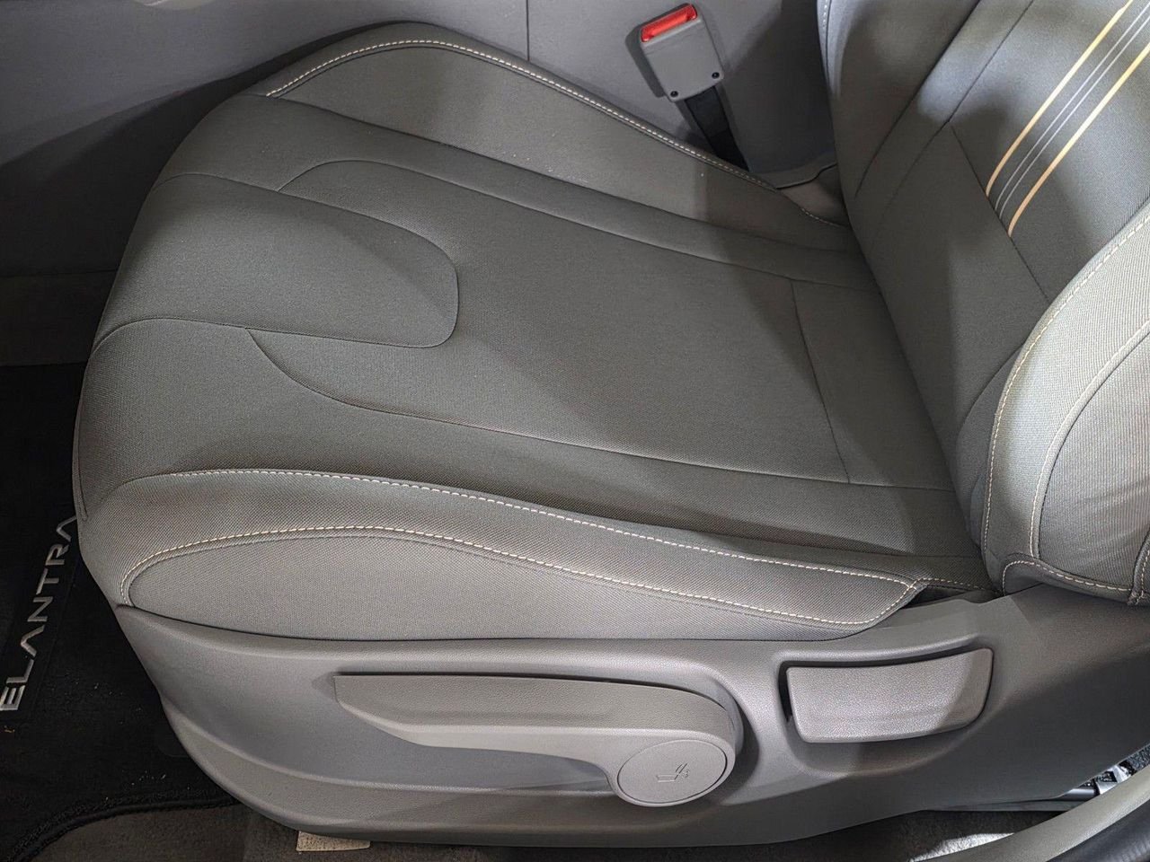 New 2026 Amazon Gray Hyundai SEL Sport image 23