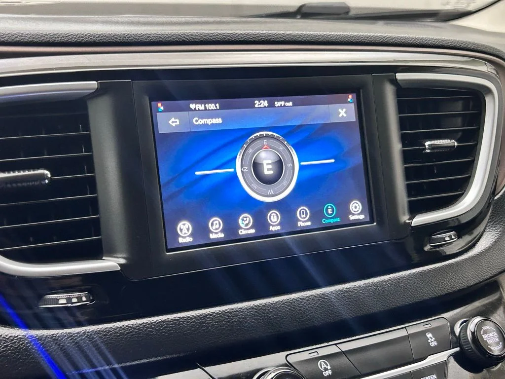 Used 2021 White Chrysler LXI image 23