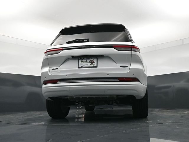 New 2026 Bright White Clear-Coat Exterior Paint Jeep Summit image 23