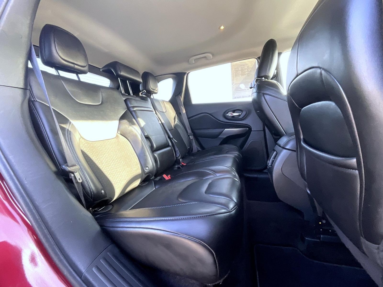 Used 2019 Red Jeep Latitude Plus image 20