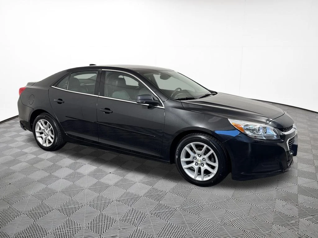 Used 2015 Black Granite Metallic Chevrolet LT image 5