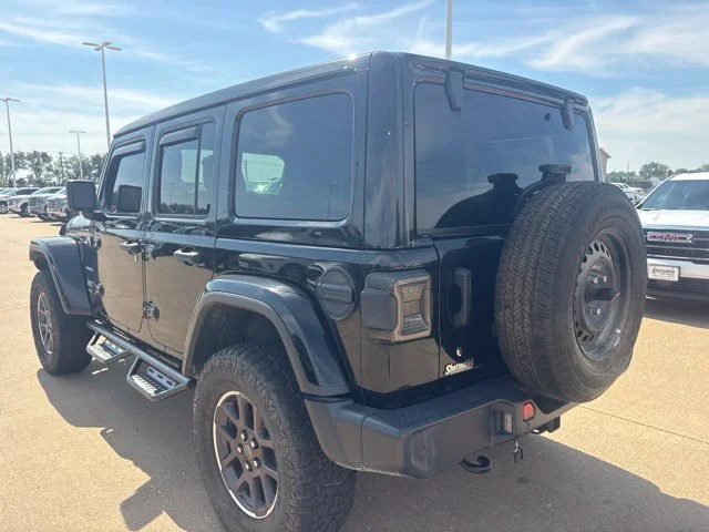 Used 2019  Jeep Sahara image 5
