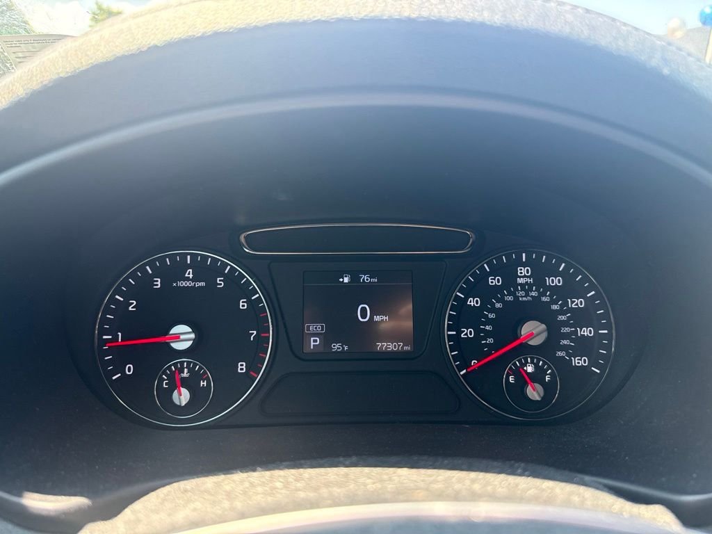 Used 2019 White Kia LX image 10