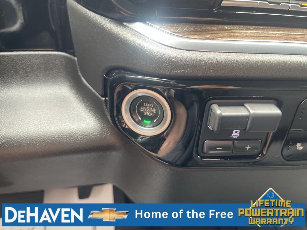 Used 2024 Summit White Chevrolet RST image 17