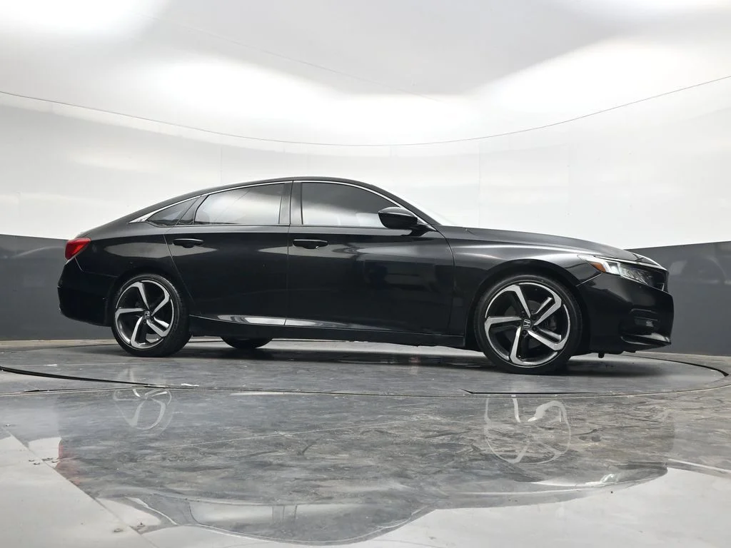 Used 2018  Honda Sport image 39