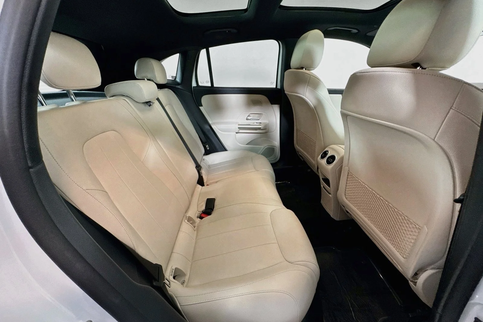 Used 2026 Polar White Mercedes-Benz GLA 250 image 26