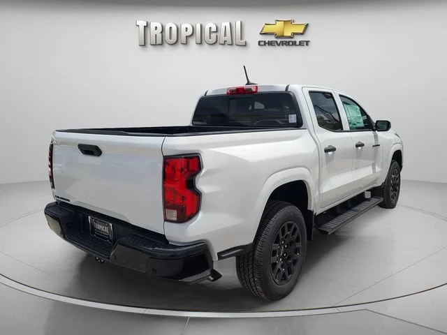 New 2026 Summit White Chevrolet WT image 5