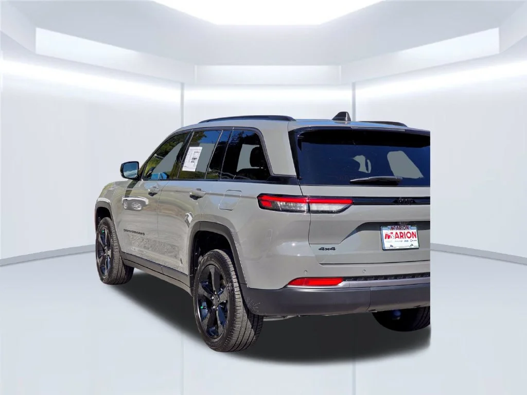 New 2027 Gray Jeep Limited image 41
